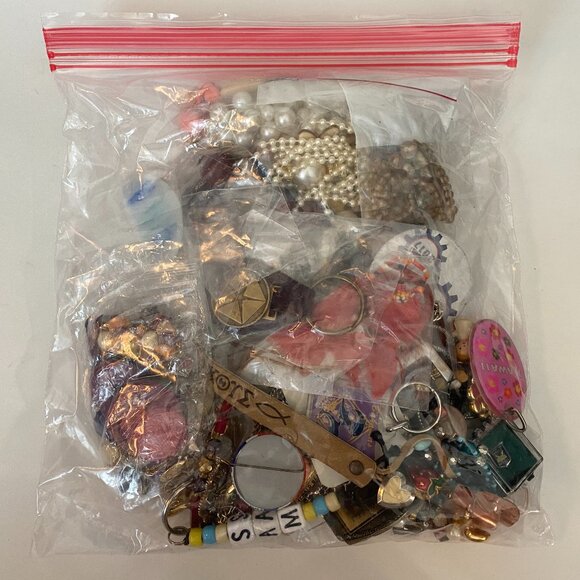 MYSTERY BAG OF JEWELRY, KEYCHAINS, AND OTHER BITS - Picture 2 of 2